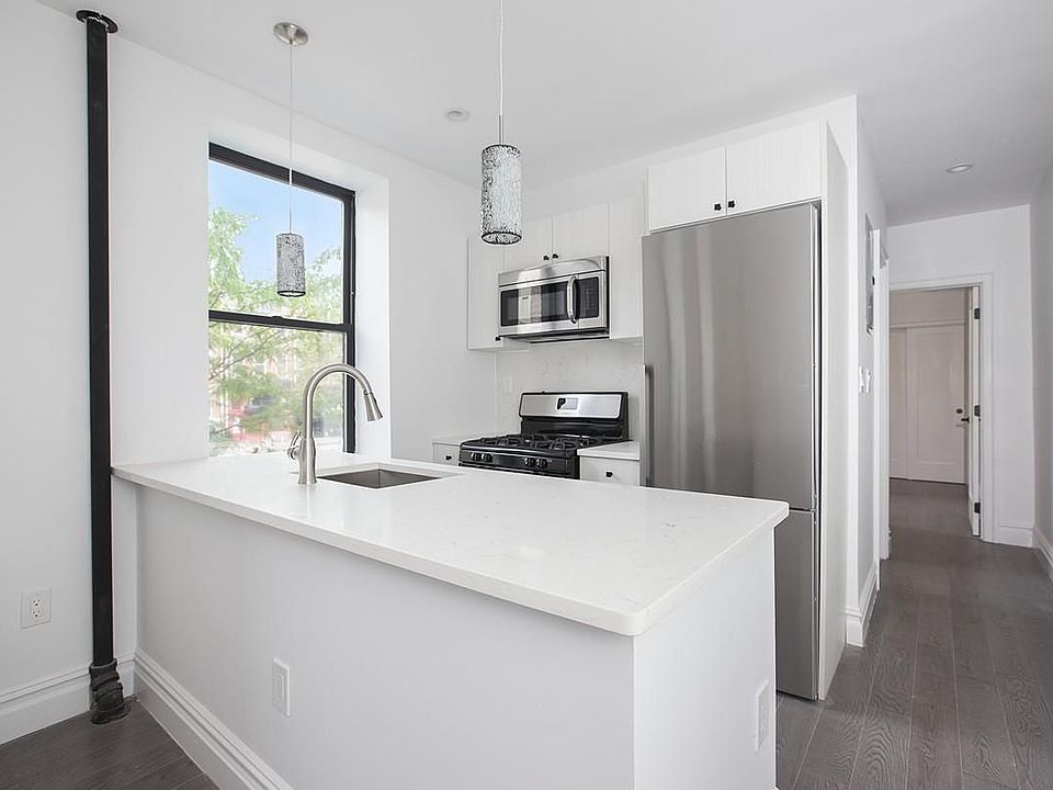 1st image of 152 Thompson St APT 4C