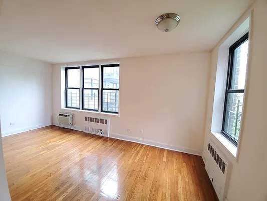 Rented by Smart NY Realty LLC | media 5