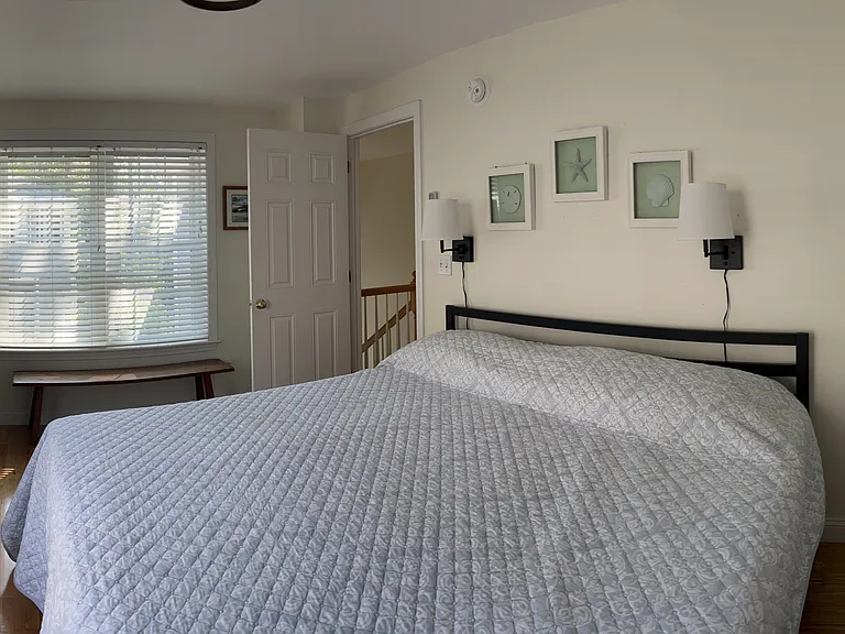 11 Hampton Ave — Photo 17