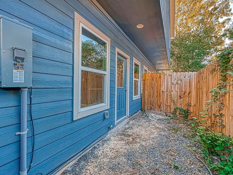 7903 Moonbeam St #B — Photo 14