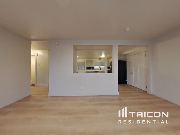3rd image of 5141 W Redflower Cir