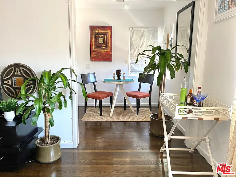 811 3/4 E Nutwood St #3/4 — Photo 4