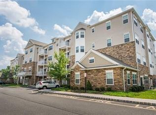 243 Luca Dr, Piscataway, NJ 08854