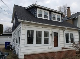 1007 72nd St, Kenosha, WI 53143