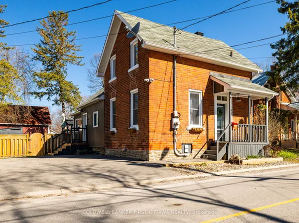 133 Nelson St E, Carleton Place, ON K7C 1A3