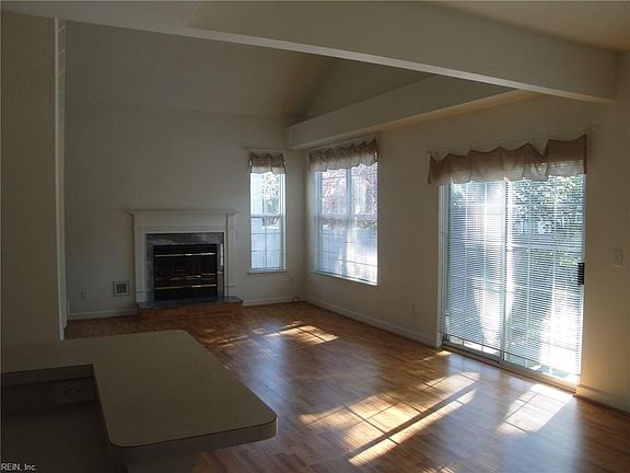 5th image of 2160 Marina Shores Dr