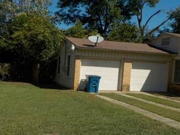 5th image of 812 Tyler St
