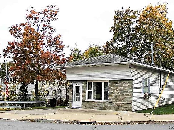 4th image of 108 Broad St