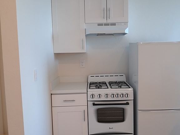 3rd image of 4740 Balboa St #402
