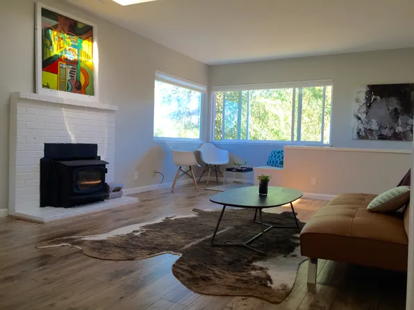 321-323 7th St, Montara, CA 94037