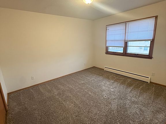 4th image of 5121 University Ave NE #204