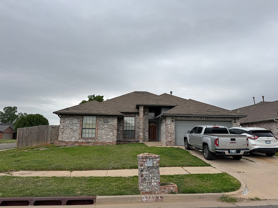 1st image of 733 SW 153rd St
