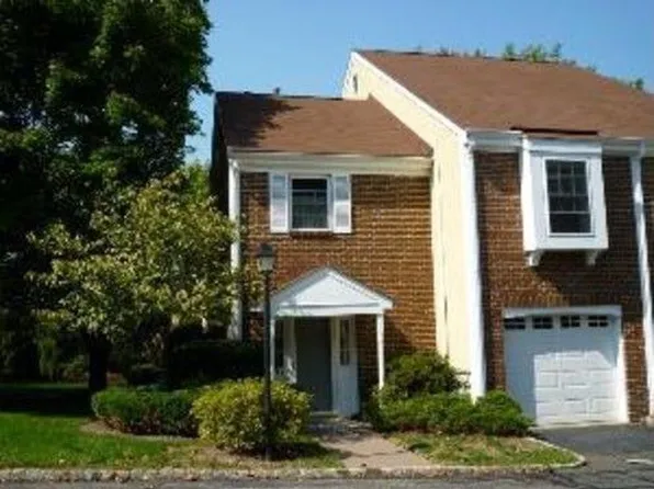 318 Main St APT 13, Madison, NJ 07940