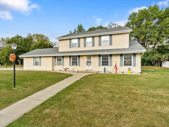 8780 West Lake Pointe DRIVE, Franklin, WI 53132