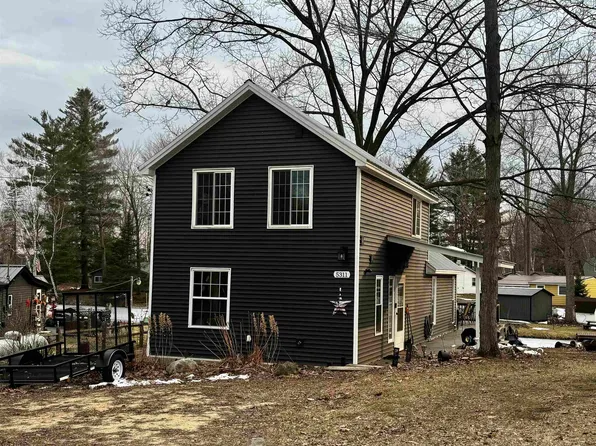 5311 Pointview Dr, Harrison, MI 48625