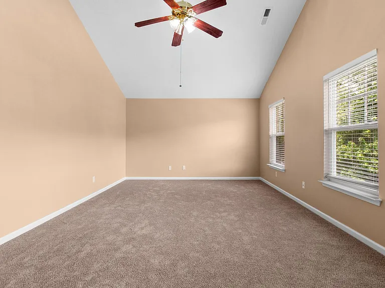 249 W Gilbert St — Photo 13