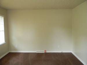 3rd image of 703 Willora St