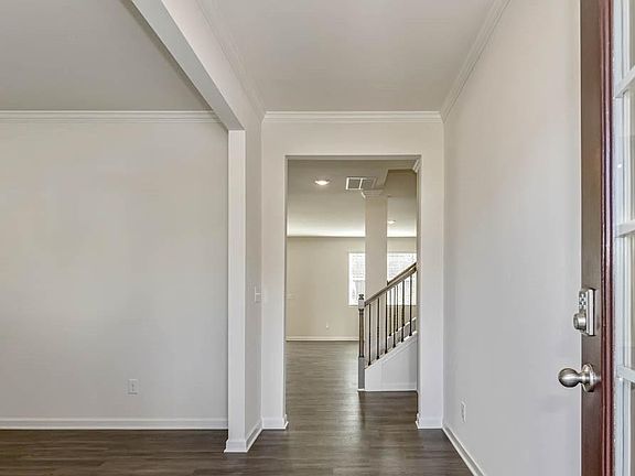 4th image of 50 Milton Ct
