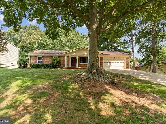 2nd image of 4092 Fallway Ln