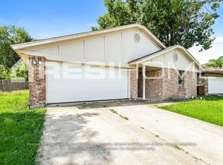 623 Allencrest Dr, White Settlement, TX 76108