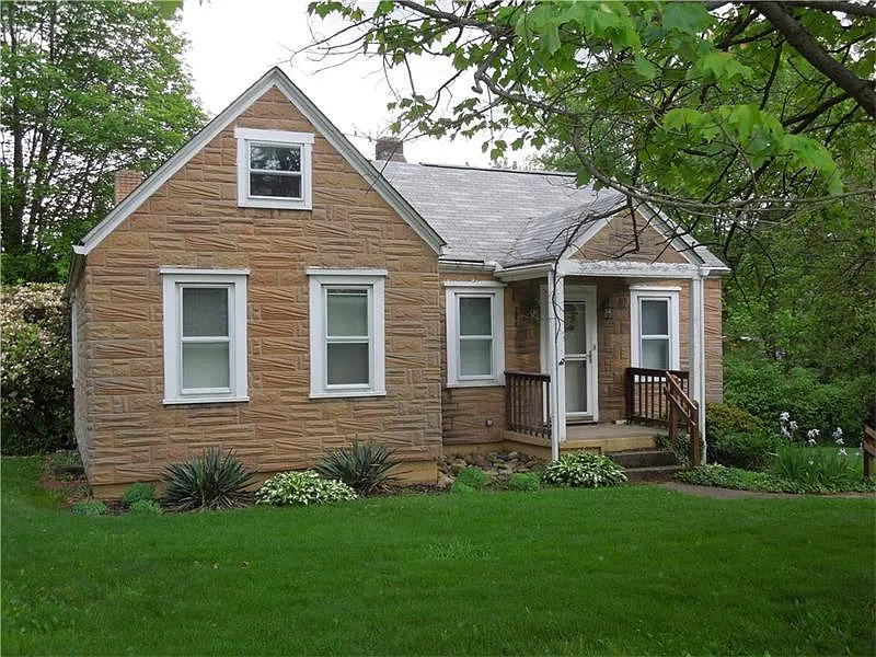 102 Bennett Blvd photo 1