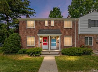 22953 Allen Rd, Saint Clair Shores, MI 48080