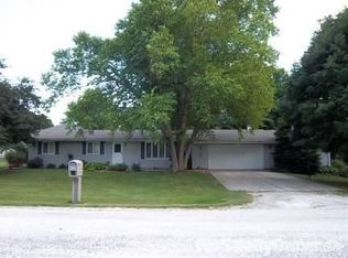 40 Charlene Ln, Springfield, IL 62711