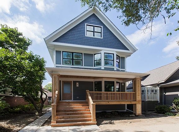 3rd image of 743 S Highland Ave