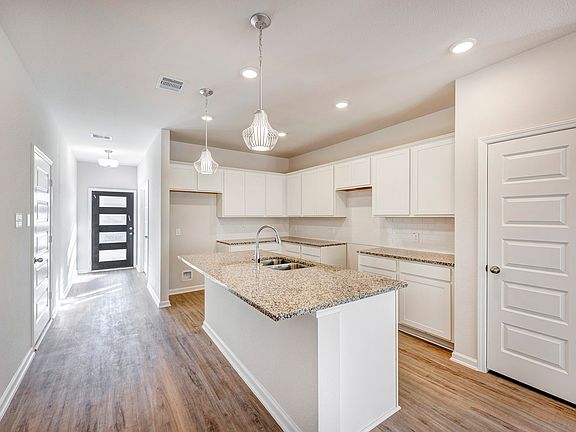 Piedmont- Kitchen. Sample image for illustration upgrades, options, and colors may vary.