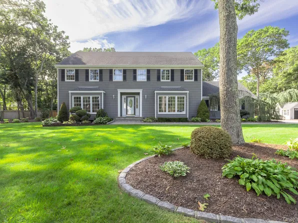 50 Margin Drive W, Shirley, NY 11967