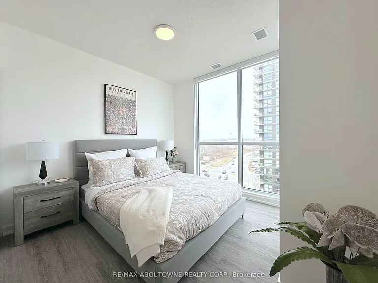 2 River Plate St #1004 — Photo 8