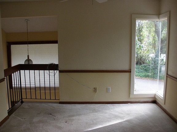 3rd image of 22 Mid Oaks Cir