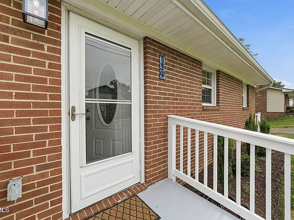 4th image of 139 Grandview Rd