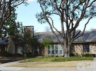 10805 Sandpiper Ln, Dallas, TX 75230