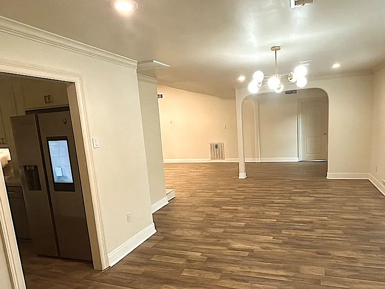 11007 Hillcroft Ave — Photo 12