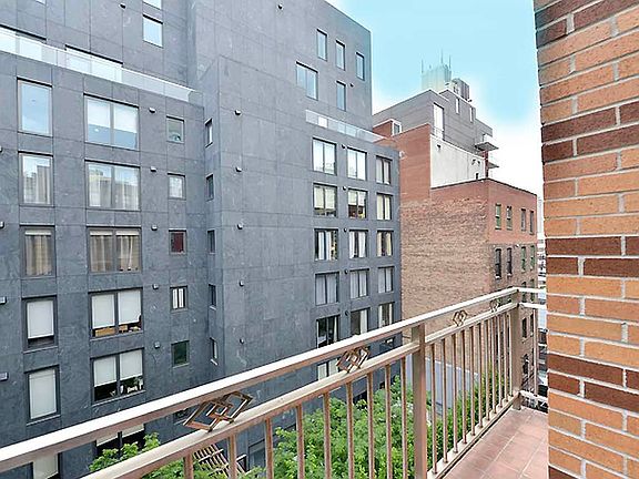 3rd image of 140 W 19th St APT 3C