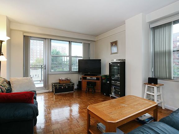 2nd image of 555 Kappock St APT 6E