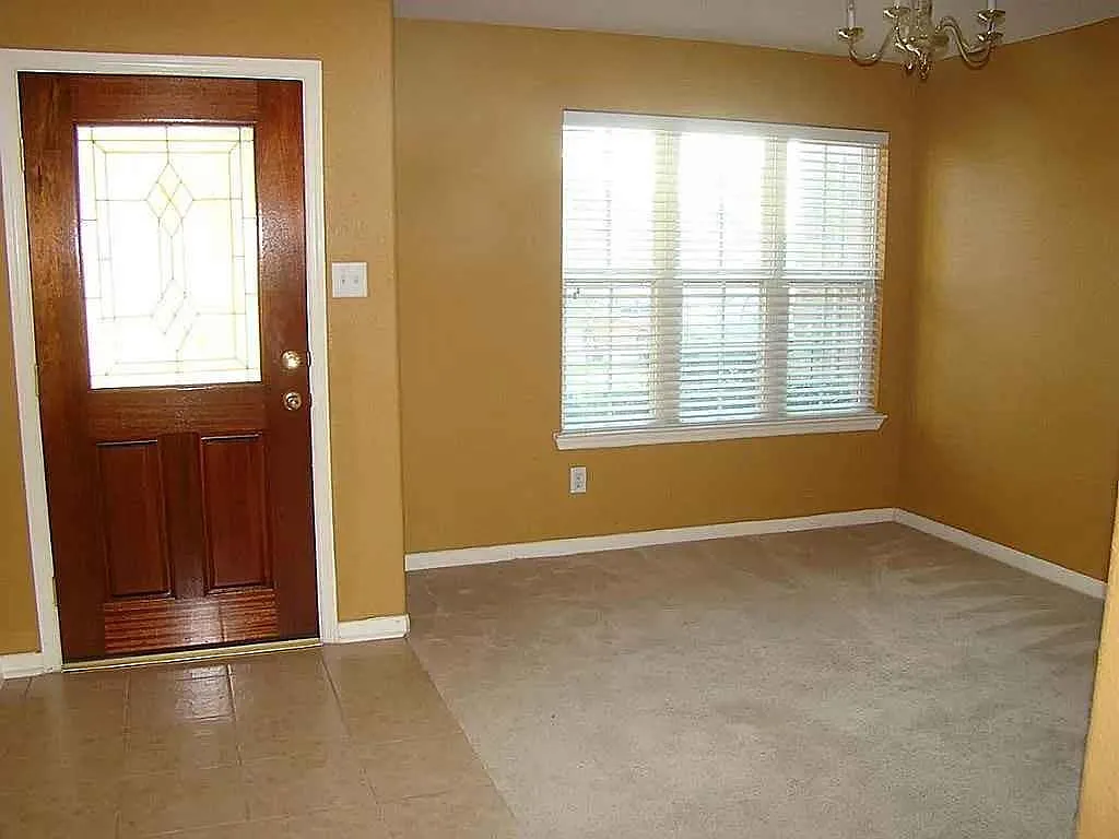 3 bed, 2.0 bath, 1492 sqft, $1,900 — Photo 4