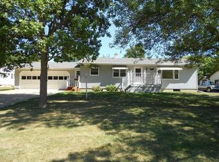 96 Maple St, Jackson, MN 56143