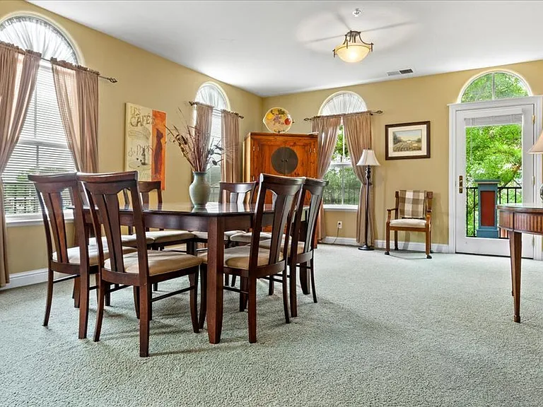 966 McClelland Dr — Photo 13