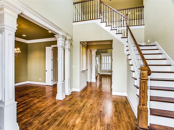 5th image of 1426 Claiborne Ln