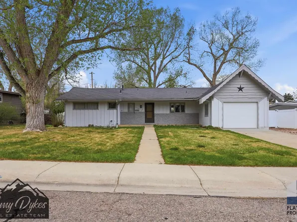 146 Valley Dr, Casper, WY 82604
