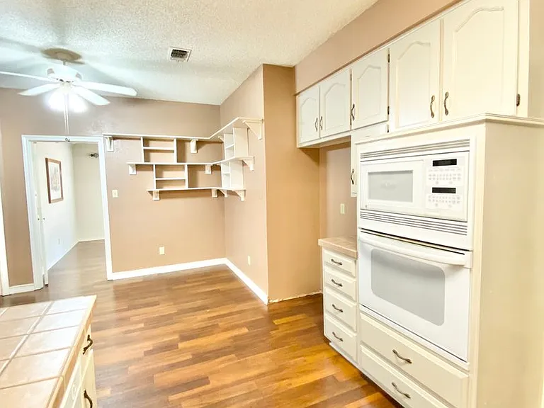 5714 Louise Way Dr — Photo 14