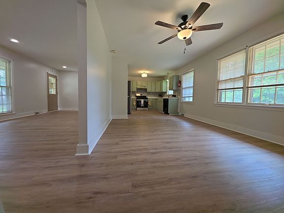 4th image of 2613 Skyline Dr NW