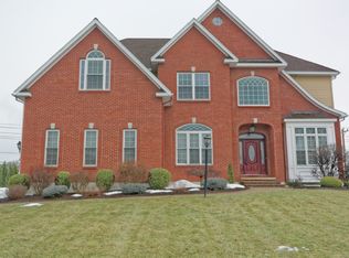 248 Menlo Park Rd, Niskayuna, NY 12309