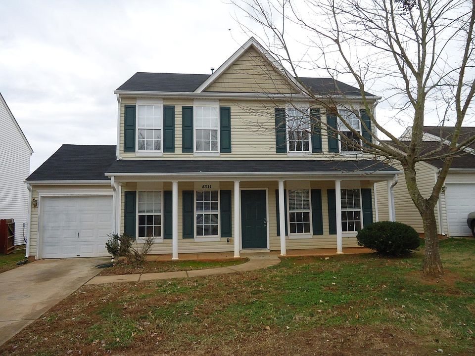front of home with covered porch