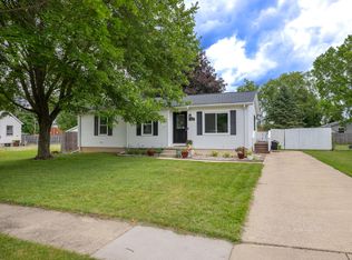 1205 Sunset Dr, Tecumseh, MI 49286