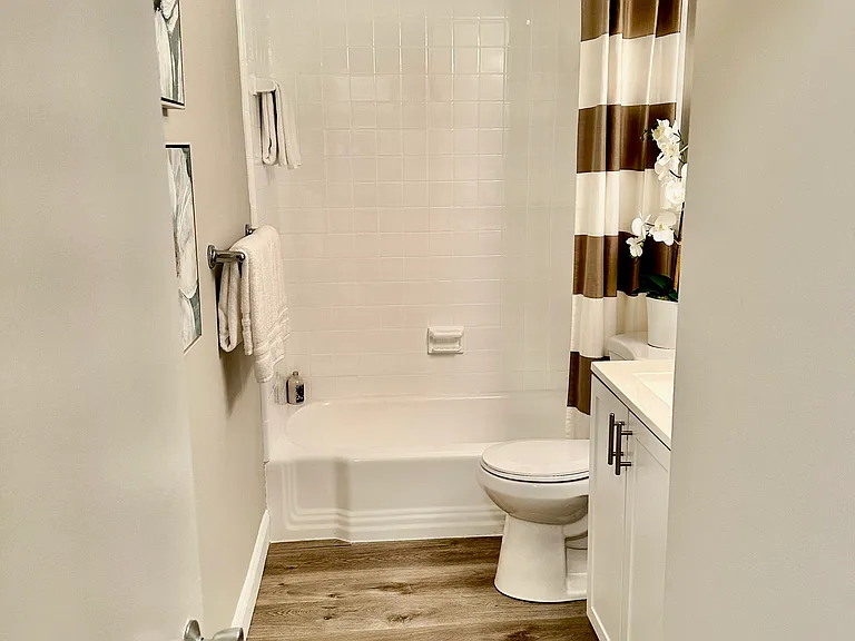 400 Queens Rd #B1 — Photo 13