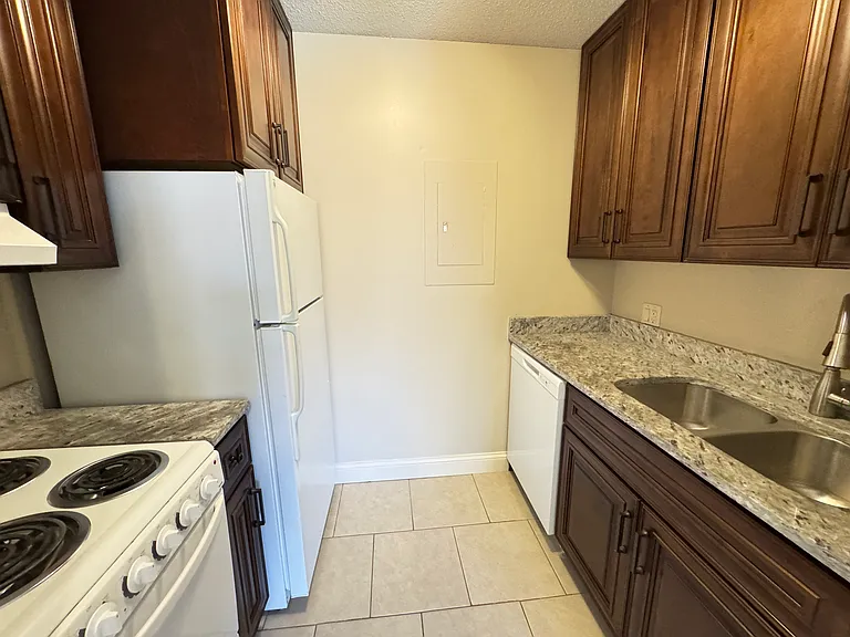 1814 E St #309 — Photo 2