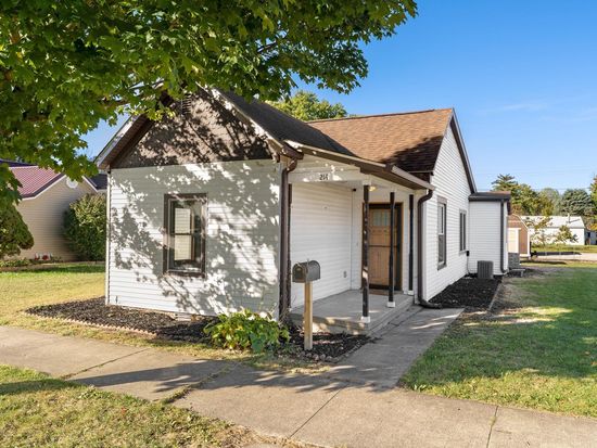 214 Dewey St, Monticello, IN 47960